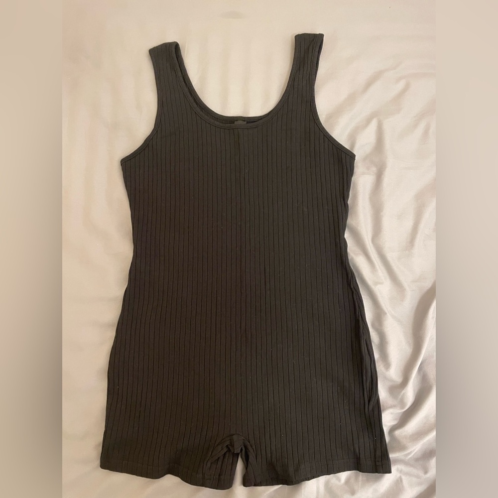 SHEIN Black Ribbed Sleeveless Top